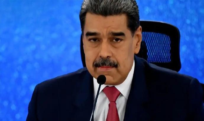 马杜罗：美帝国主义亡我之心不死啊！
特朗普已经对马杜罗下了最后通牒：要么主动下台