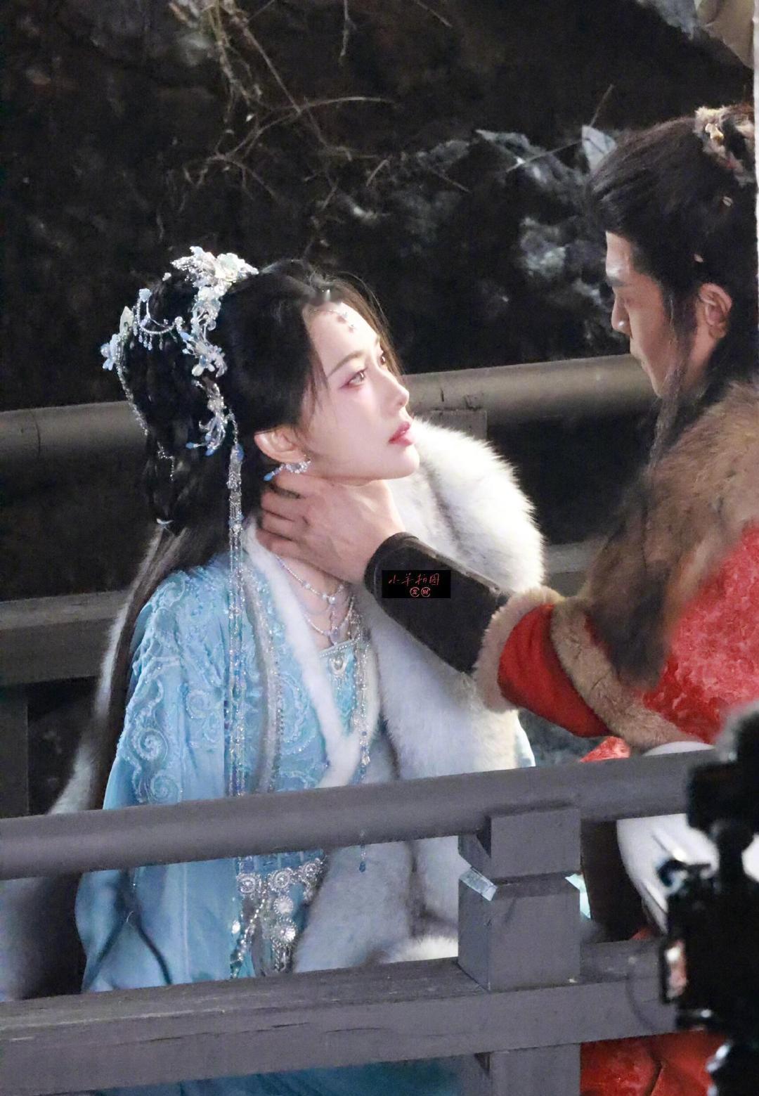 孟子义被唐晓天掐脖路透，我见犹怜的暮晚摇，这破碎感绝了！ 