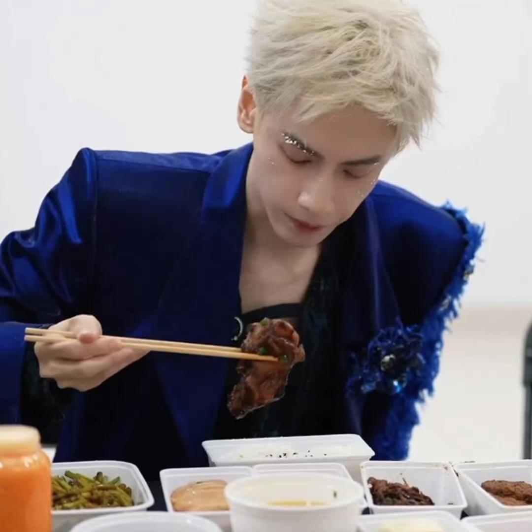 我哈尼一来广东就如此骄阳似火 热得我饭都吃不下看点开胃小熙