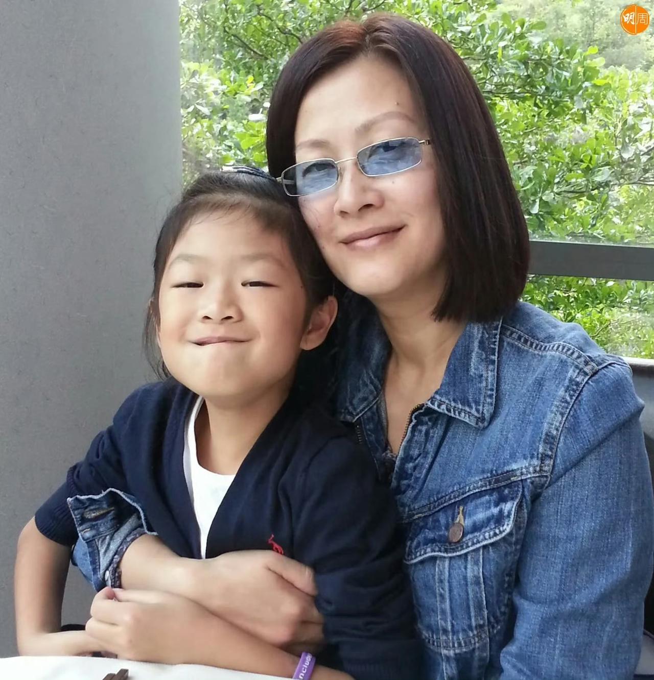 2007年，陈慧珊（Flora)与丈夫钟家鸿(Mike)的爱女Mira（中文名律