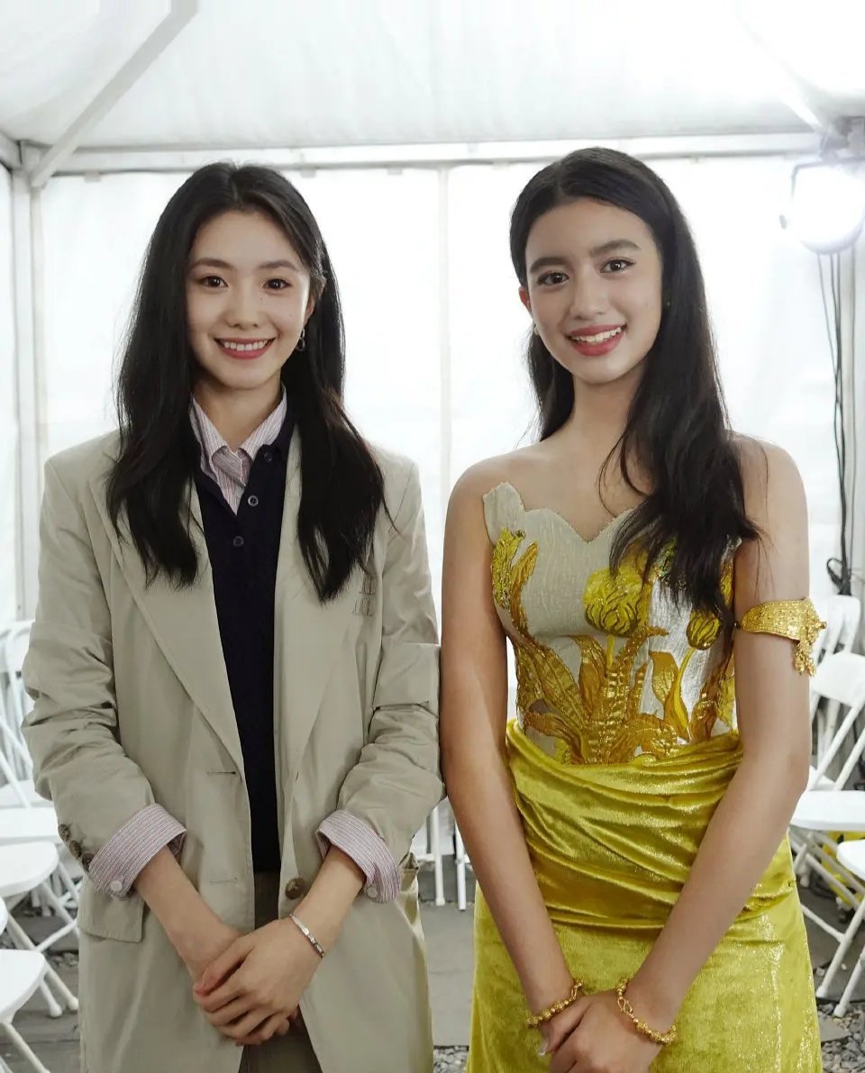 刘浩存旁边的是柬埔寨公主嘛？ ​​​