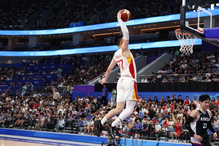 今天的张镇麟什么水平？——出战27分13秒，16中6，三分6中2，罚球6中6——