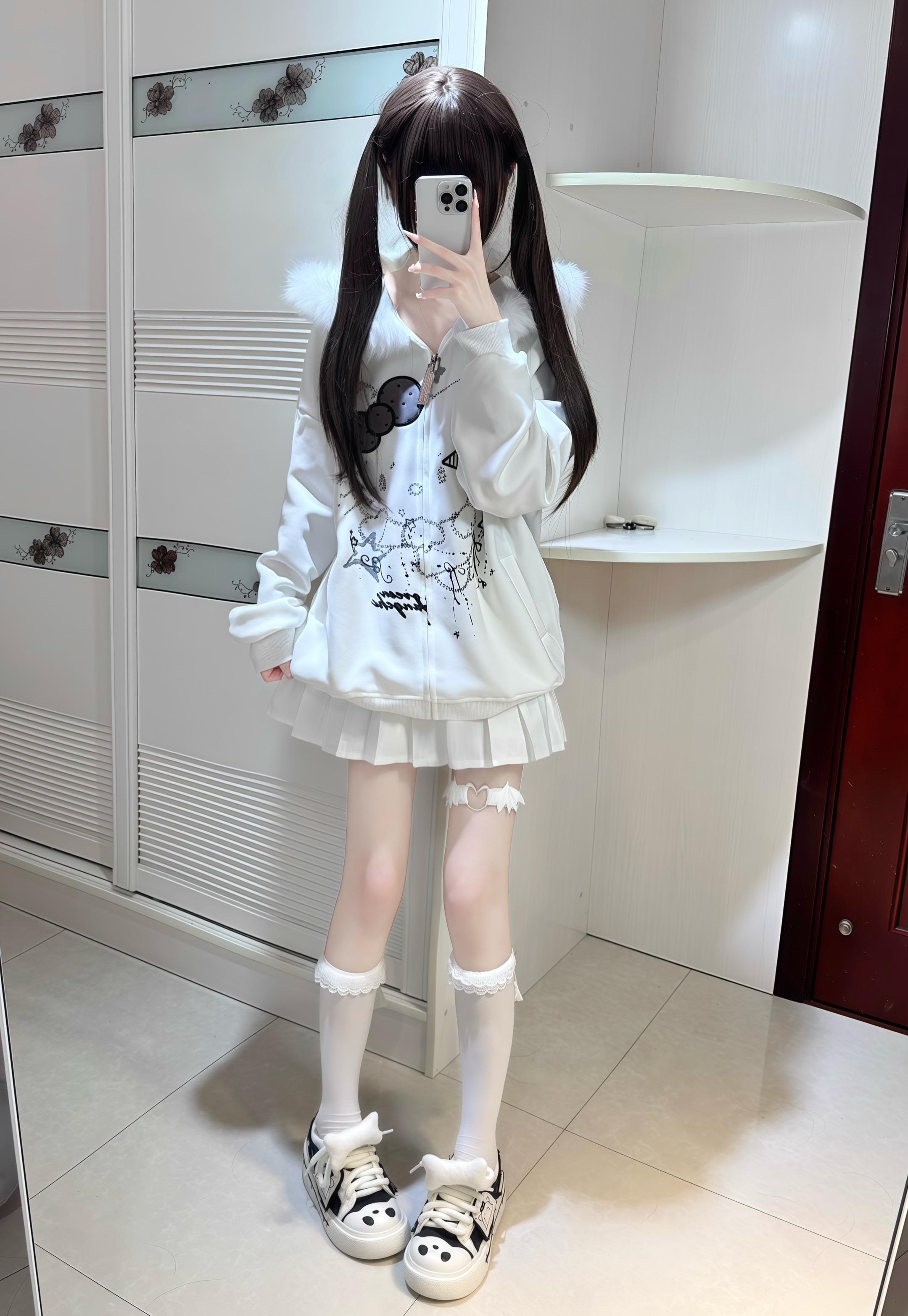 请不要对我刻意隐藏你的悲伤 我愿意爱你灵魂里的每一条缝隙