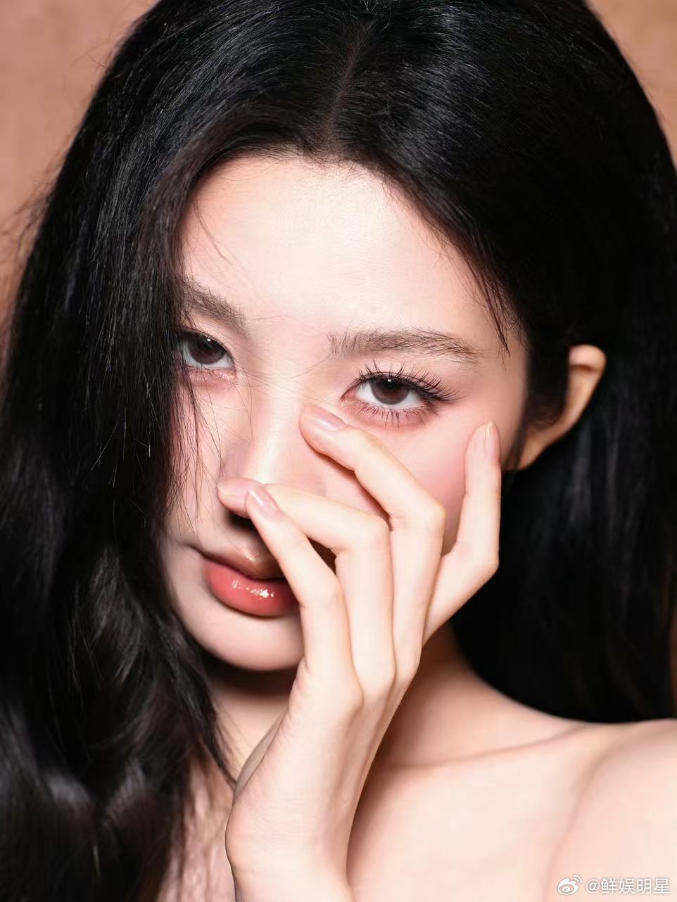 姚晓棠歌声是什么催泪弹吗打歌2026 姚晓棠一曲《一万公里的思念》，婉转的嗓音漫