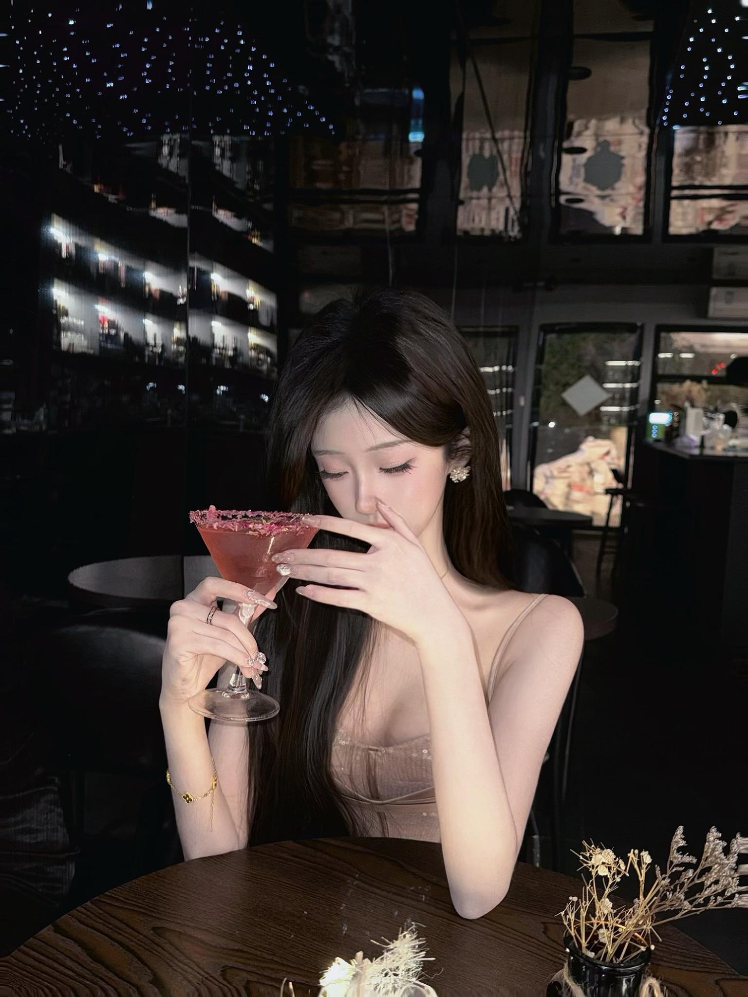 我就当我的爱 是罪 是东流水。