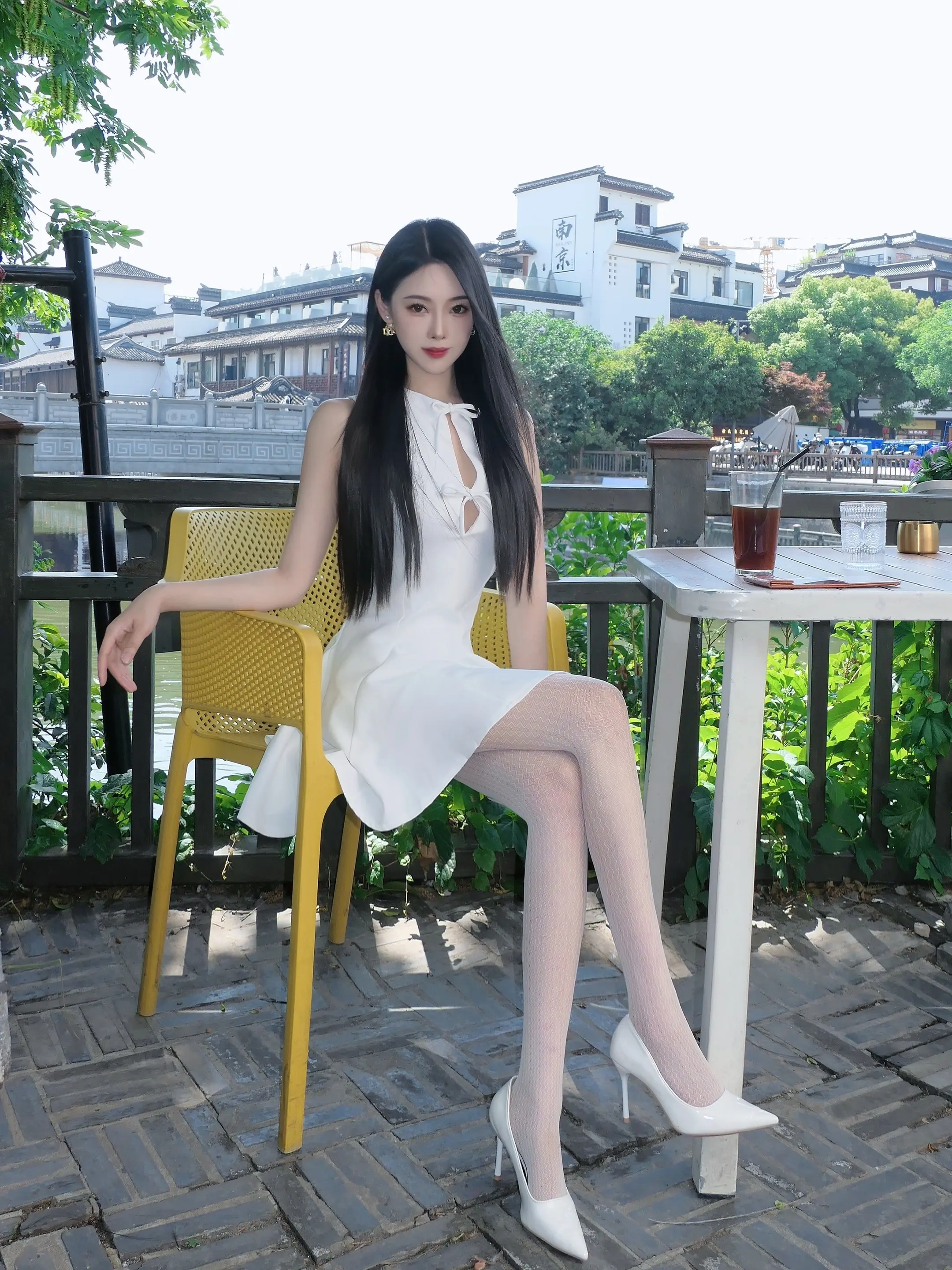 她不属于你的每一刻 都很迷人
