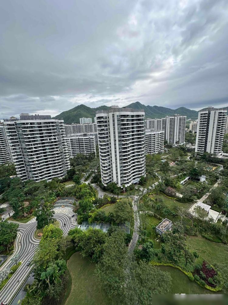 前几天，朋友私信给我推荐了一部电影。她说：＂秋月，推荐影院正在放映的一部纪录片《