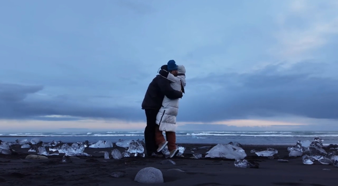 孙丞潇向金莎求婚成功金莎在冰岛被孙丞潇求婚了 岑矜和李雾照进现实了！ 