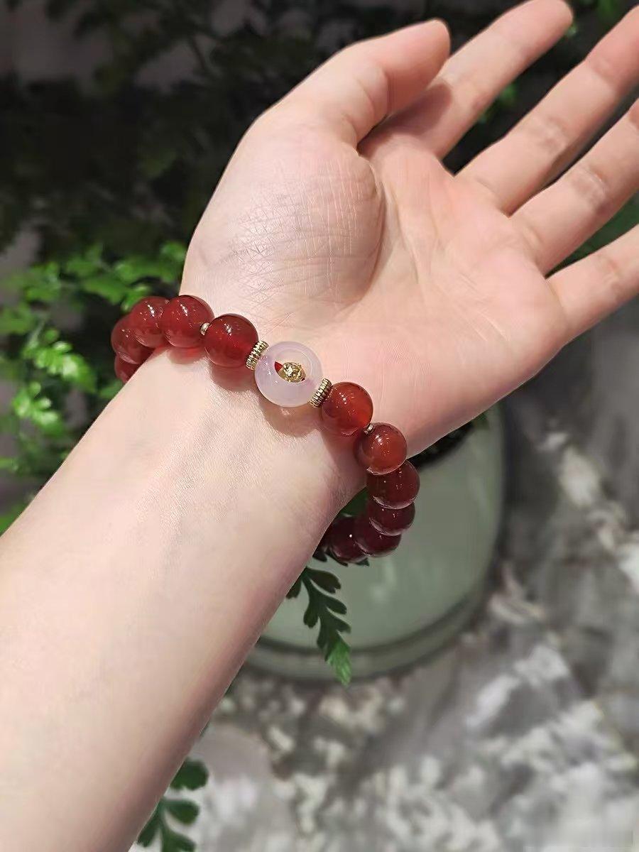 给大家拜年啦！不知道是不是年龄到了会特别想带些有寓意的哈哈~这家很多东西都很好看