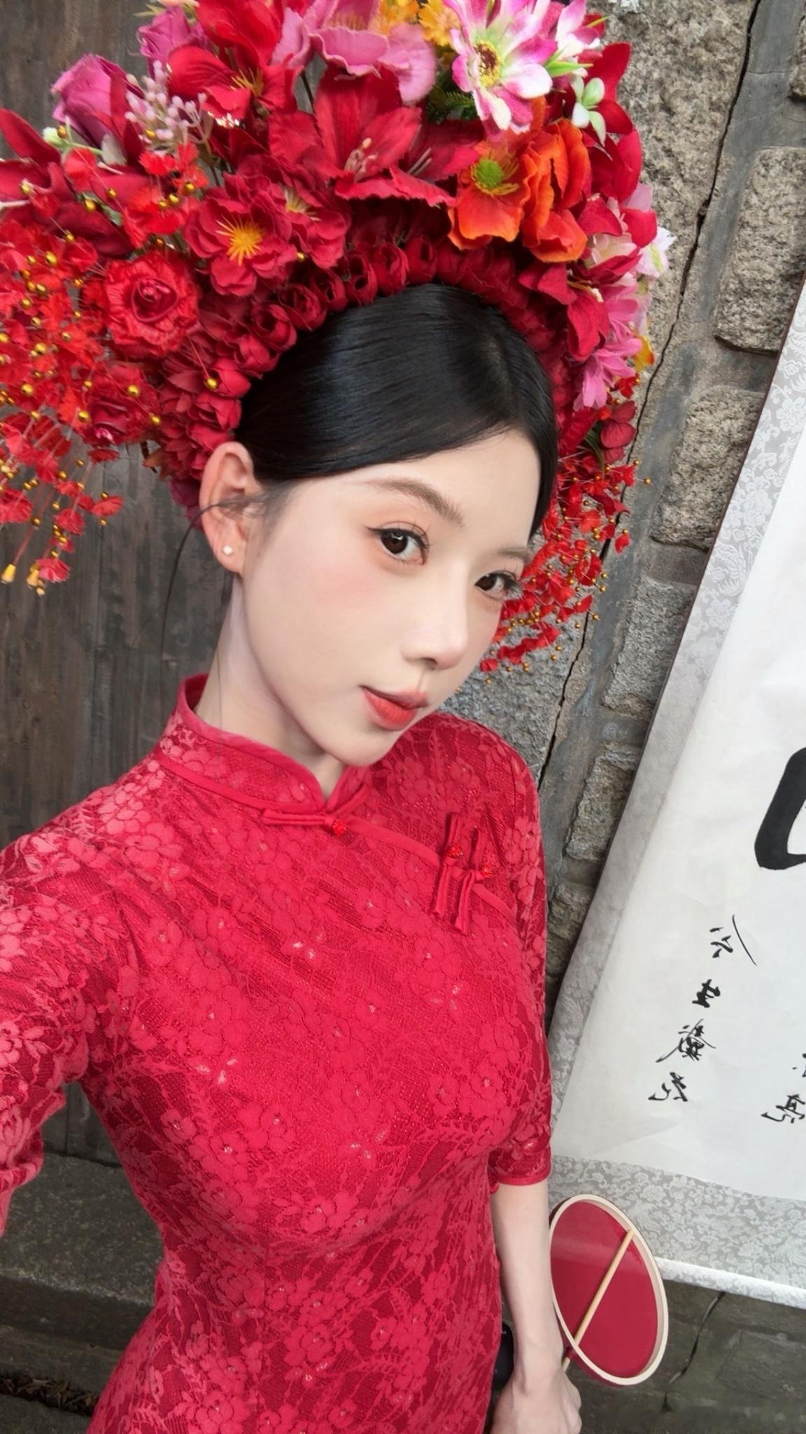 我也是簪上花了～以花为簪，满头锦绣一念簪花，世世无忧一日簪花，世世漂亮第一次穿了