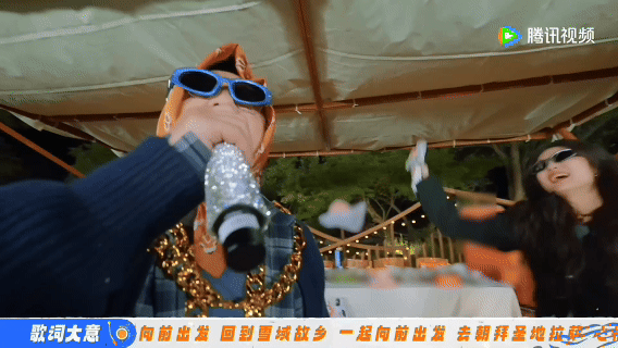 现发3成功创下豆瓣开分8.2的新纪录！这次的分数比第二季还要高，笑点满满，每期都