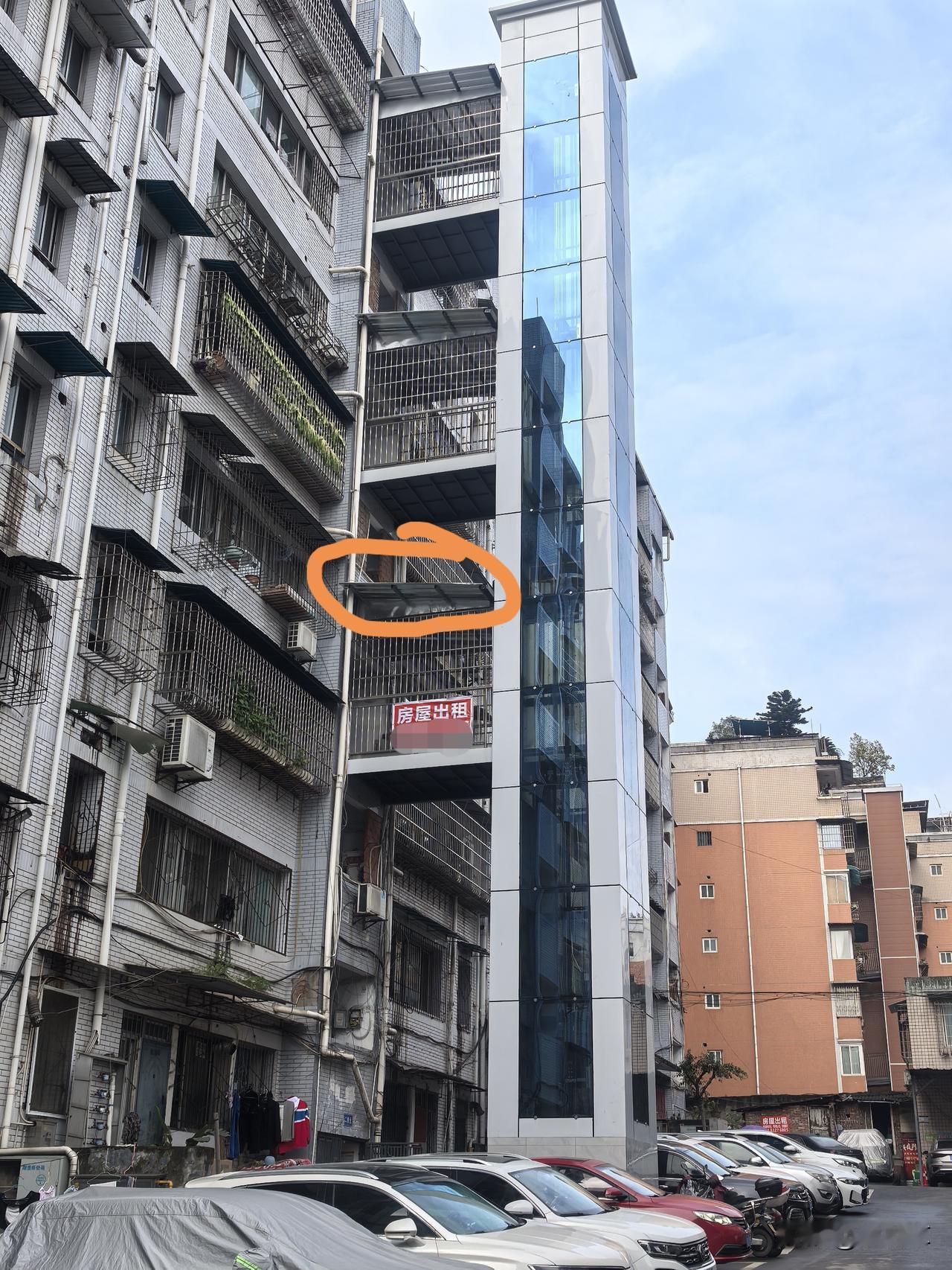 昨天跟我们物业工作人员聊天，梯商找物业做业主工作，物业不同意，凡事有业主找物业谈