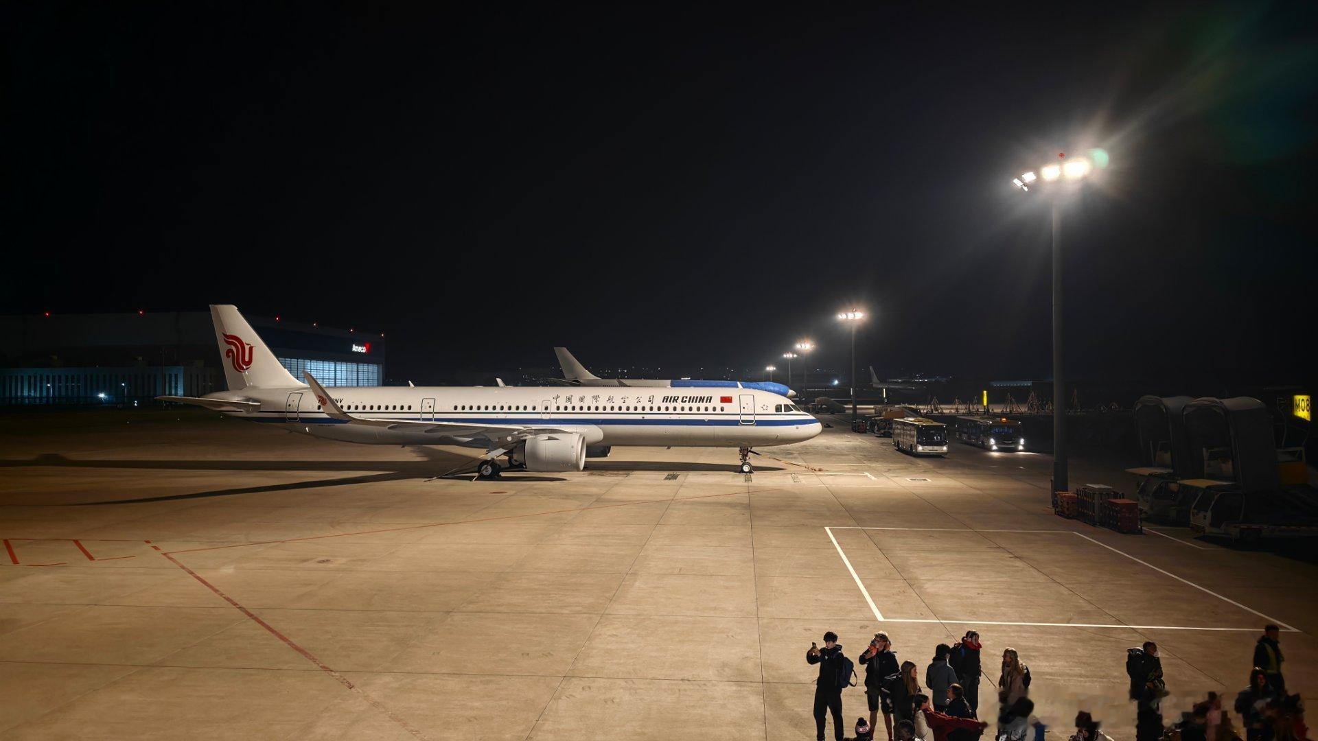 车展结束了，回到了冷的通透的北京。这一年转眼又要到头了。 