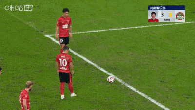 中超中超争冠战比赛安排很有意思，海港率先开球，结果3：0完胜占得先机。随后开赛的