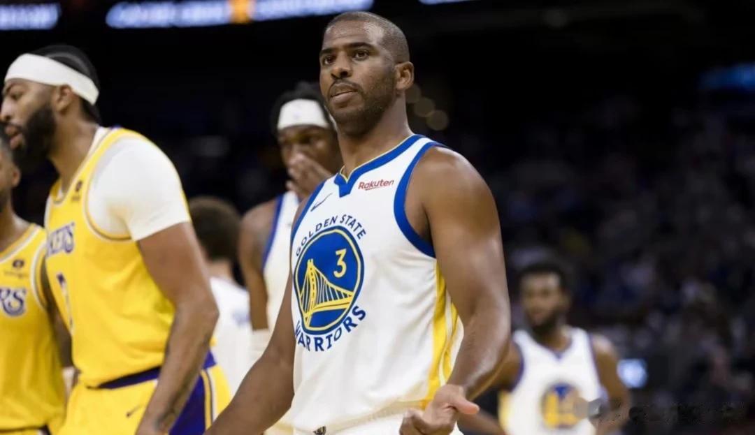 保罗太香了！ 半场6分3板5助，控场稳定，勇士这笔交易确实太值了。

 NBA季