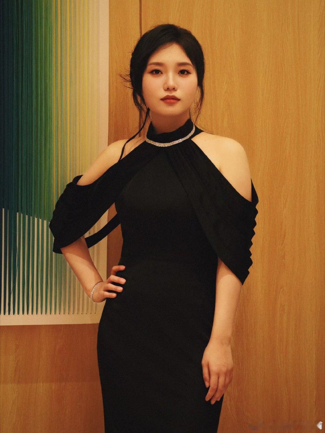 美顺与长生有李雪琴美顺与长生里面我没想到还有李雪琴的存在嘞，这个官宣的阵容里面能