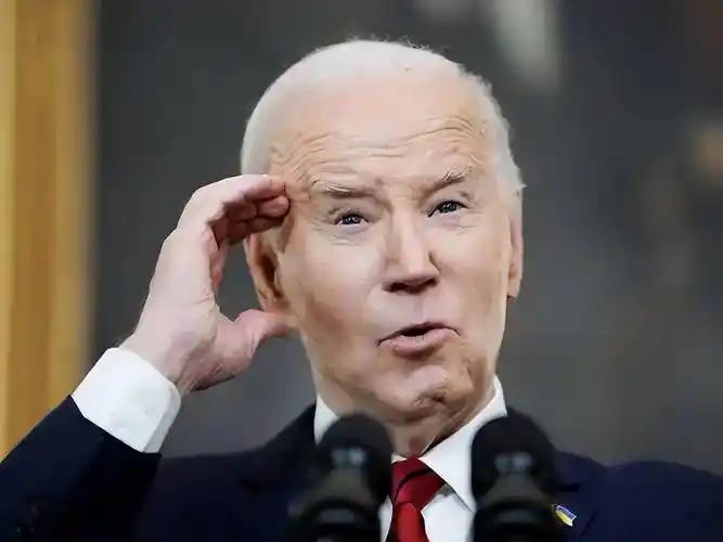 拜登虽然跟我们不对付，但是有一句话说的真对，如果美国继续让特朗普当总统，世界霸主