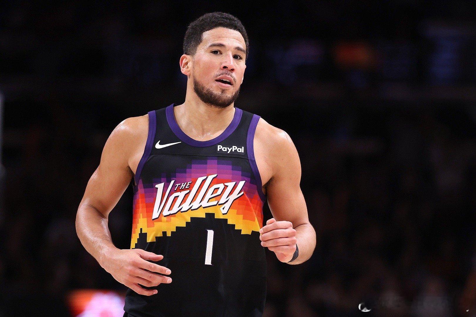 太阳队记John Gambadoro：布克预计在下周一对阵湖人或下周五对阵勇士的