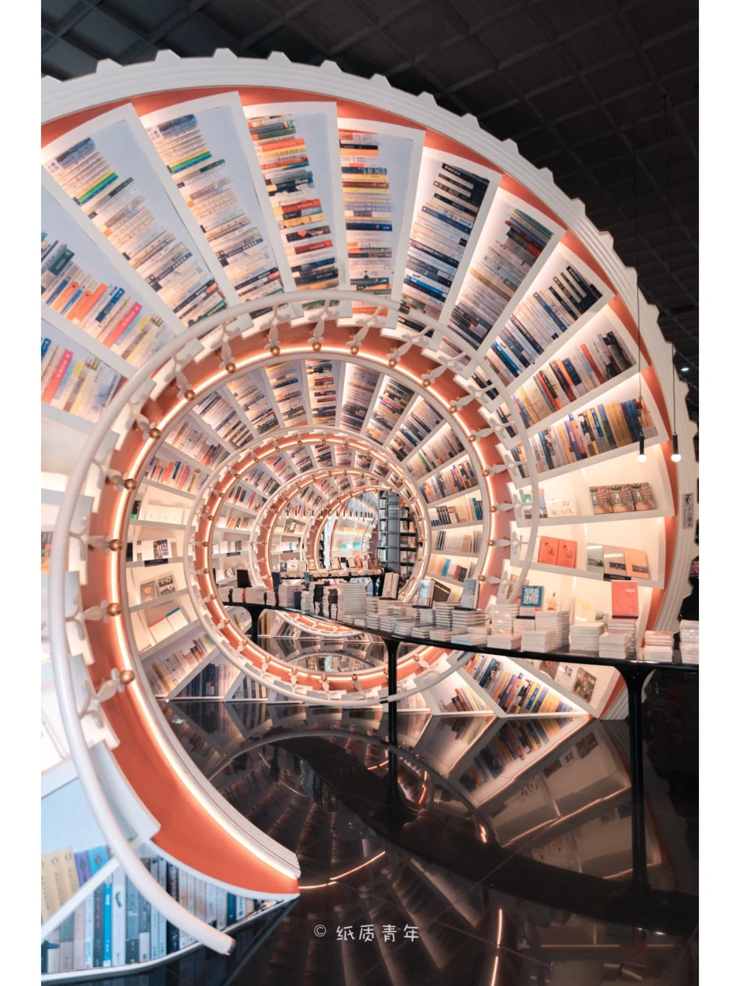 深圳钟书阁|坐落于摩天轮的新晋网红打卡地