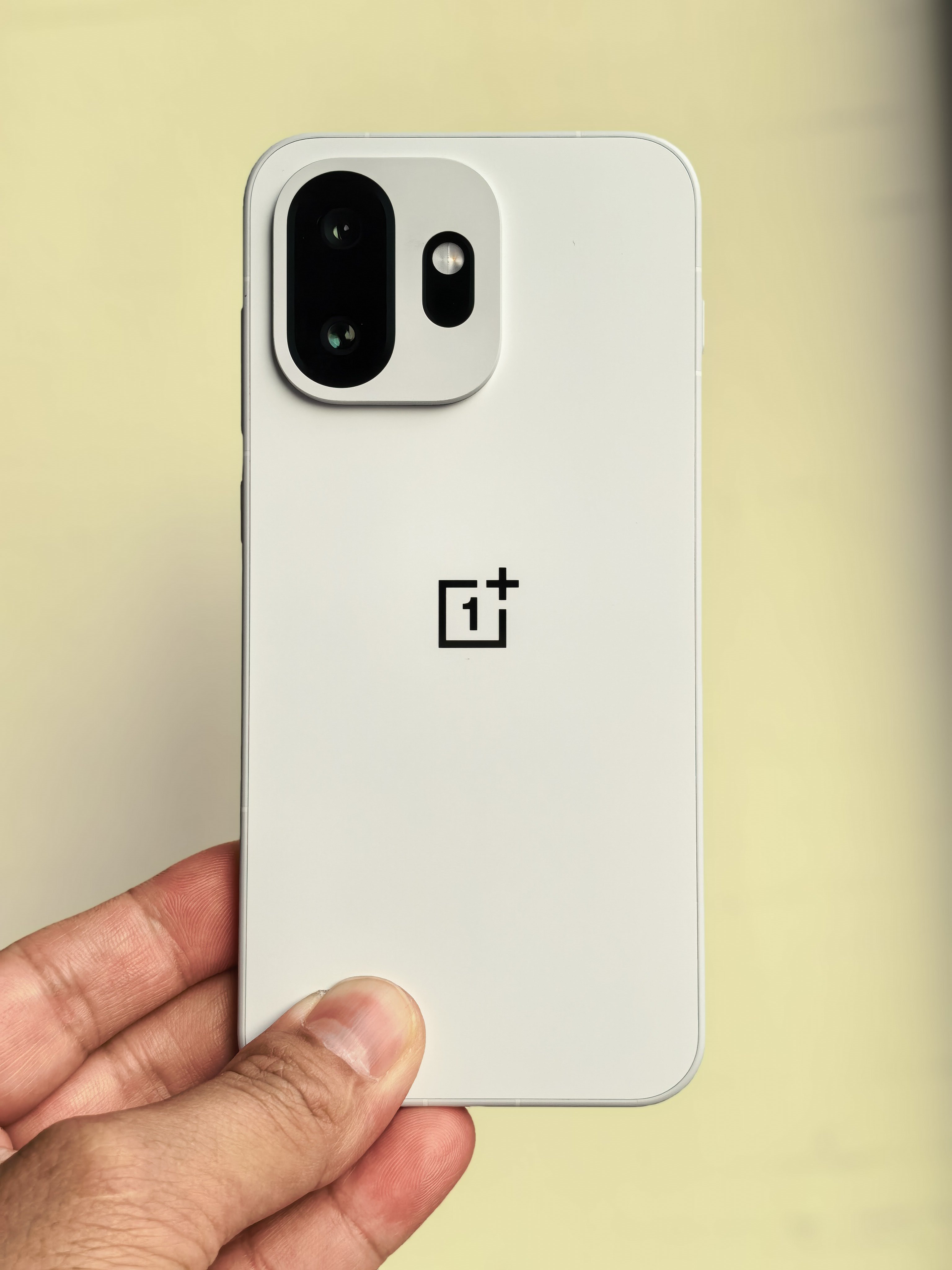 猜价格送红包，一加 15T，今晚19点发布，价格多少钱起步，第一个猜对的送红包，