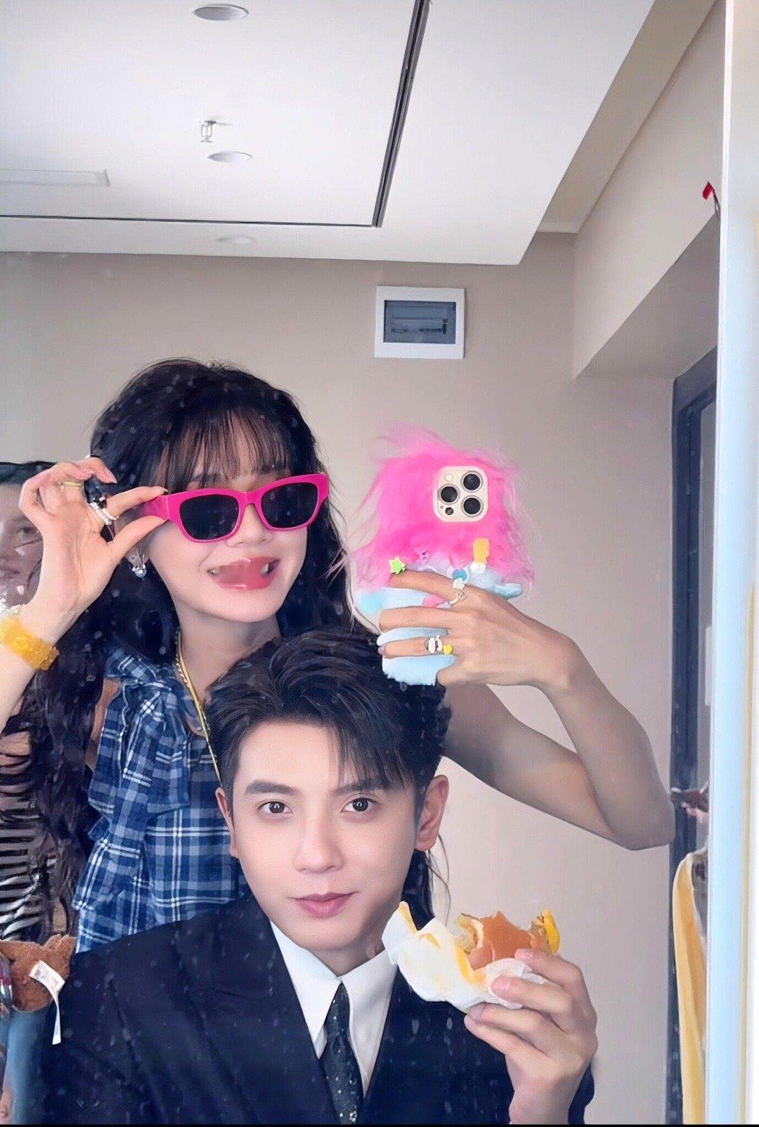 曝何聪睿刘念恋情奇奇怪怪😳可可爱爱😻百念好何/百年好合💑 ​​​