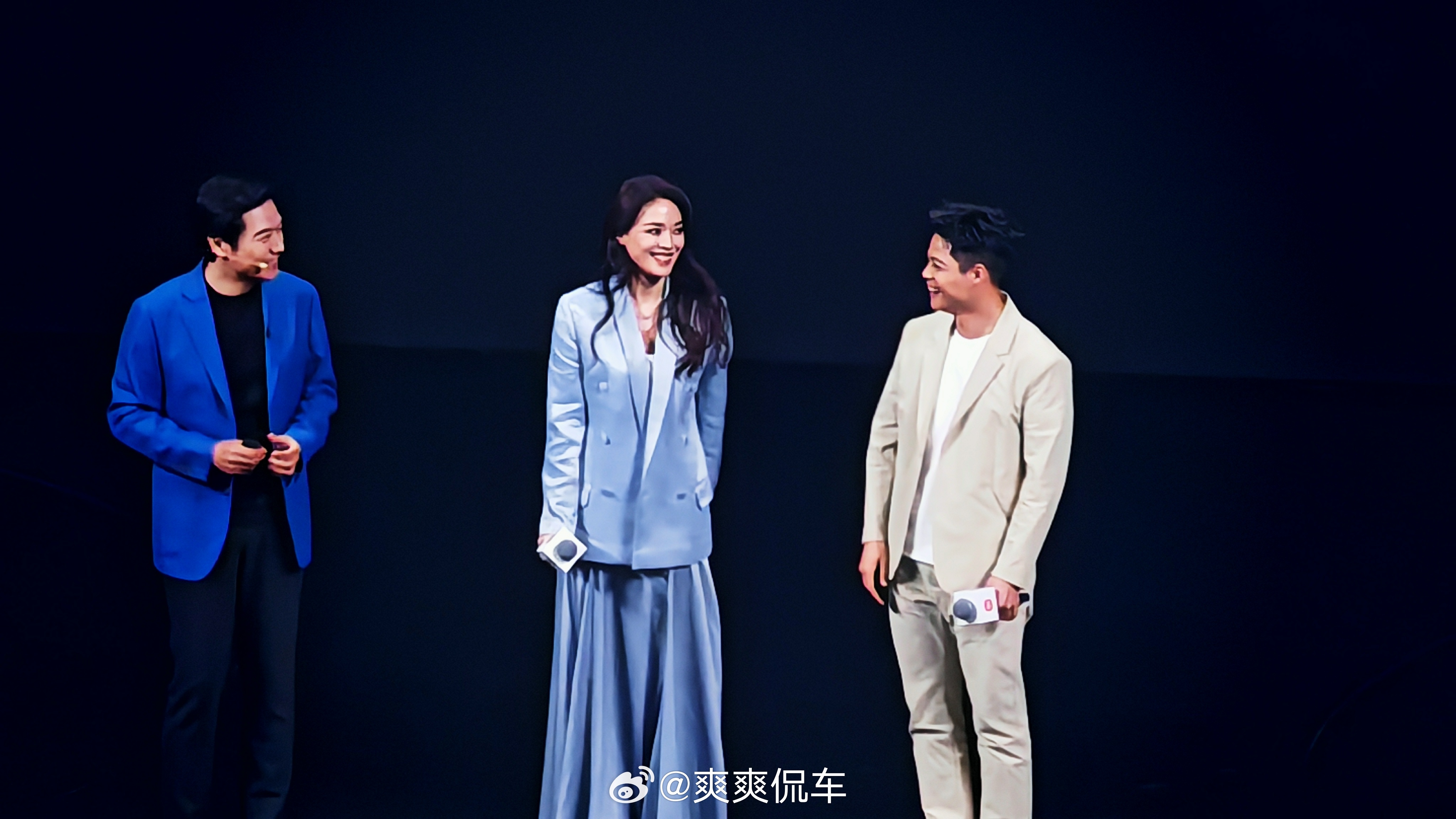 舒淇。。su7。。雷总是懂谐音梗的。。再加上苏神。。圆满了！！小米新SU7