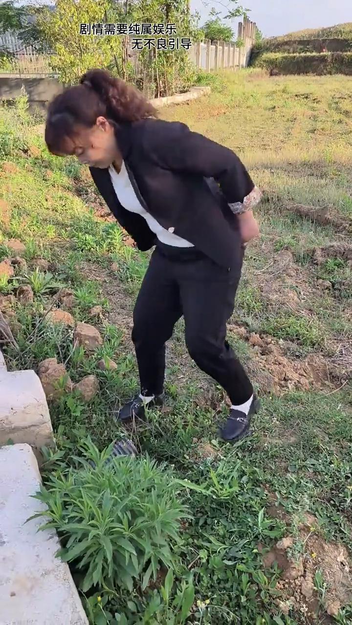 剧情需要纯属娱乐，无不良引导。