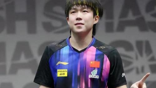 2026澳门世界杯男单1/8决赛，王楚钦与勒布伦狭路相逢。王楚钦以凌厉前三板抢攻