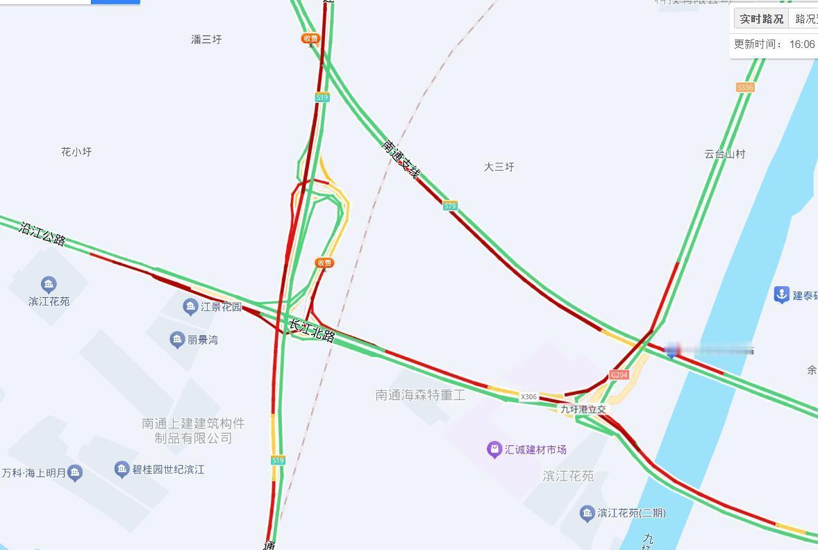 马年大年初六下午，南通主城区被返程过江的过境车流包围，市区各大快速路、高架都出现