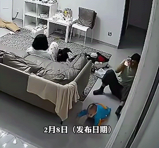 万万没有想到，广西，一女子发视频称，自家养了五年的狗子，平日里乖巧听话，对家里人