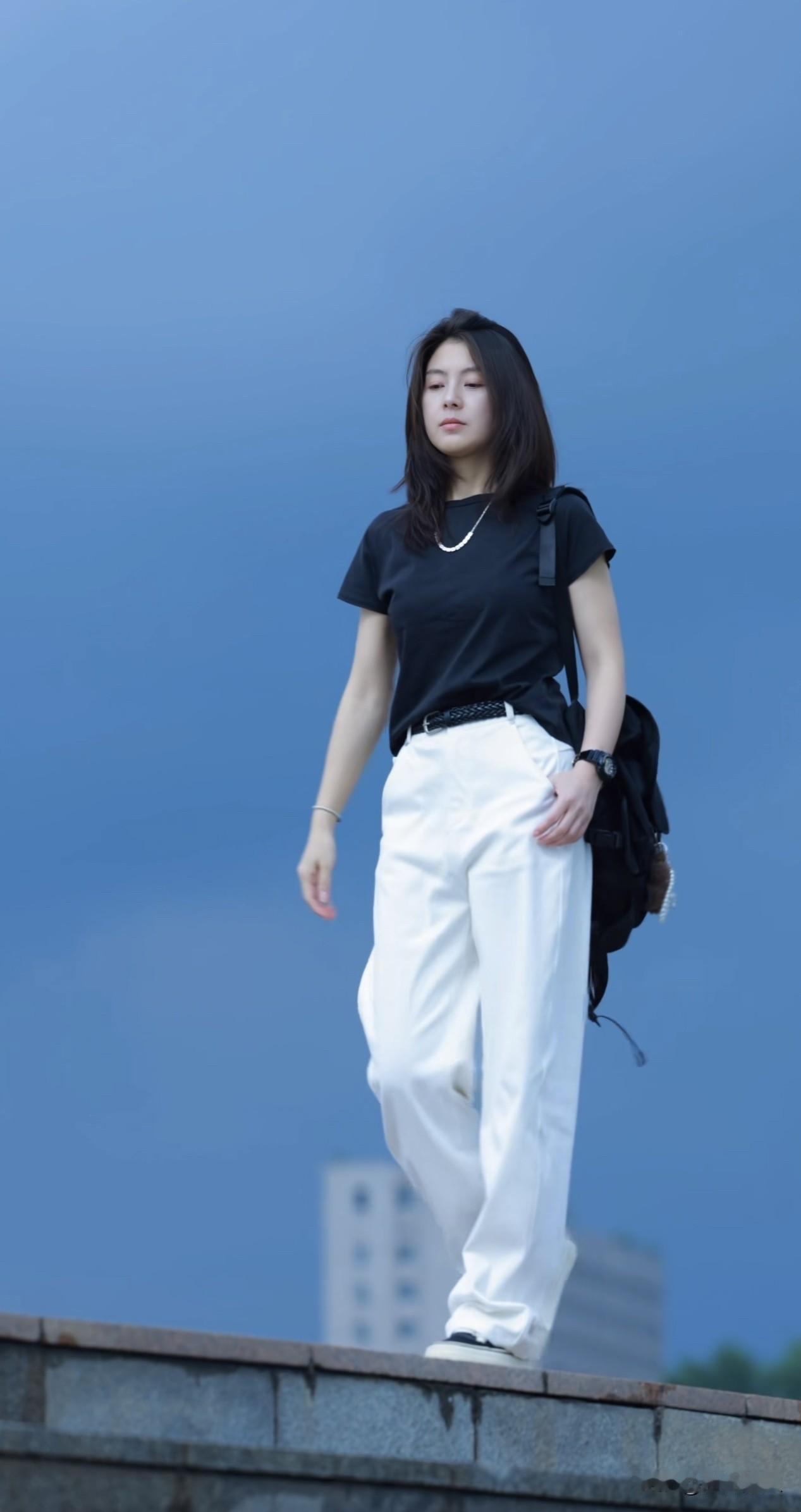 新思维：当代中国女性何以真正焕然一新

大众普遍误解“焕然一新”，将其窄化为妆容