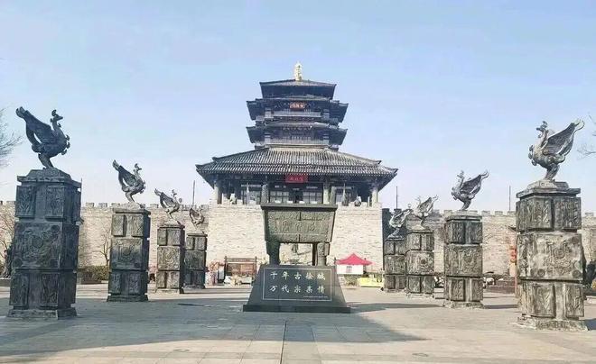 安徽自古出了不少王侯将相，可经济总是火不起来，地形与湖北很相似，而且地处长三角黄