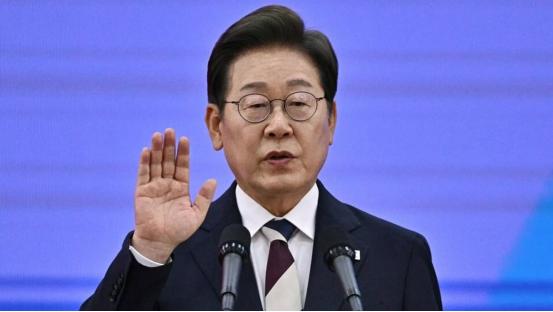 李在明露出凶狠獠牙，要对中国渔民下狠手，暴力执法惨案历历在目
6月24日，韩国总