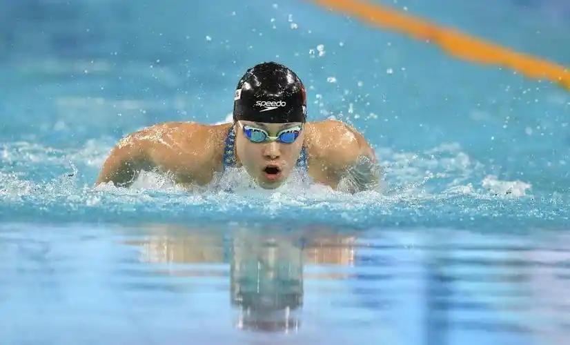 3月19日，中国游泳公开赛女子200蝶泳决赛上，13岁“小孩姐”于子迪以2分05