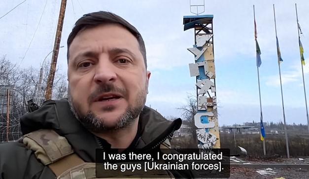 【距俄军 1 公里！泽连斯基亲临前线，嘲讽俄捏造库皮扬斯克战果】乌克兰总统泽连斯