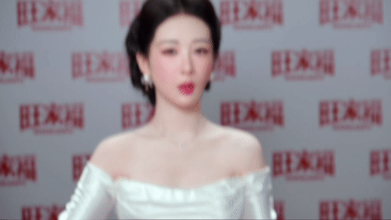 老吃家才懂杨紫推荐的零食含金量 谁能拒绝一口入味十足的鸭爪！肉质紧实贴骨，口感Q