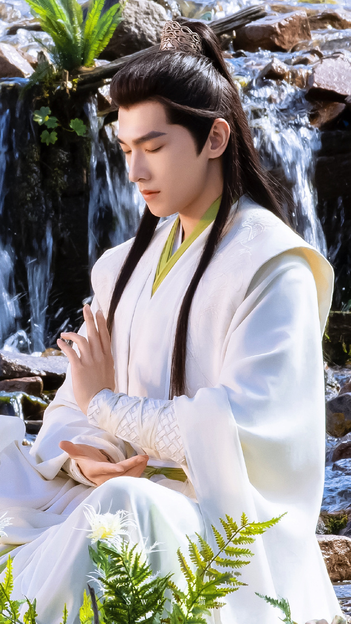 杨洋首尔大赏断层第一小仙师韩立闪耀首尔！剧集热播拉动动漫播放量涨 7 倍，杨洋号
