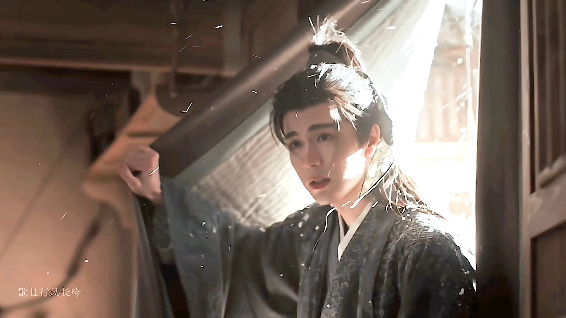 带了一身风雪进来逐玉 / 谢征 