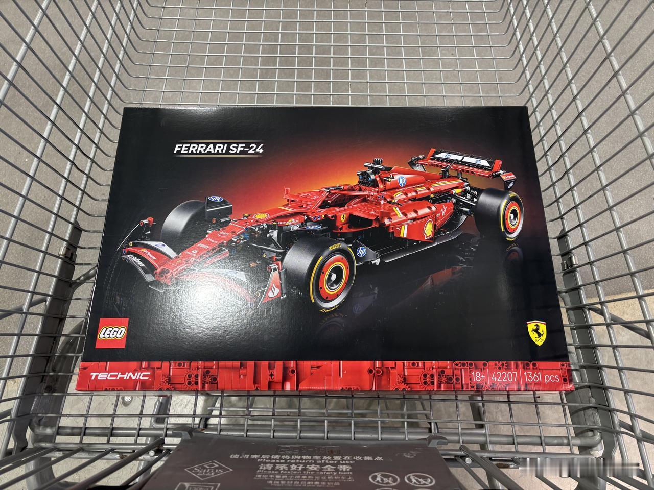 昨天儿子生日。十四年前那个寒冷半夜，儿子在江西县城一家医院出生了。

下午，临到