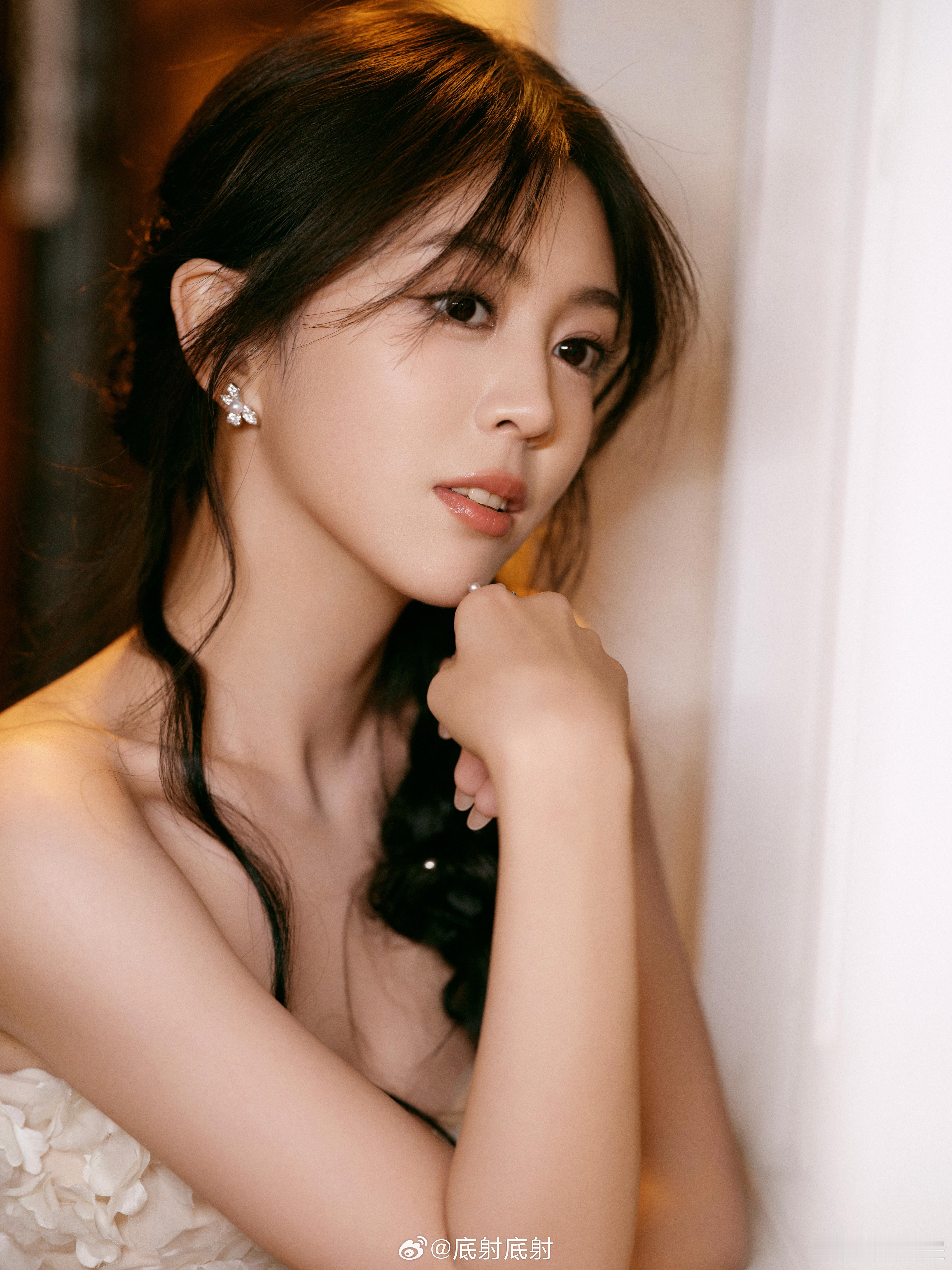 啊啊啊啊啊郜思雯好美，喷满了2025年战况杨幂：30 刘诗诗：23 赵丽颖：21