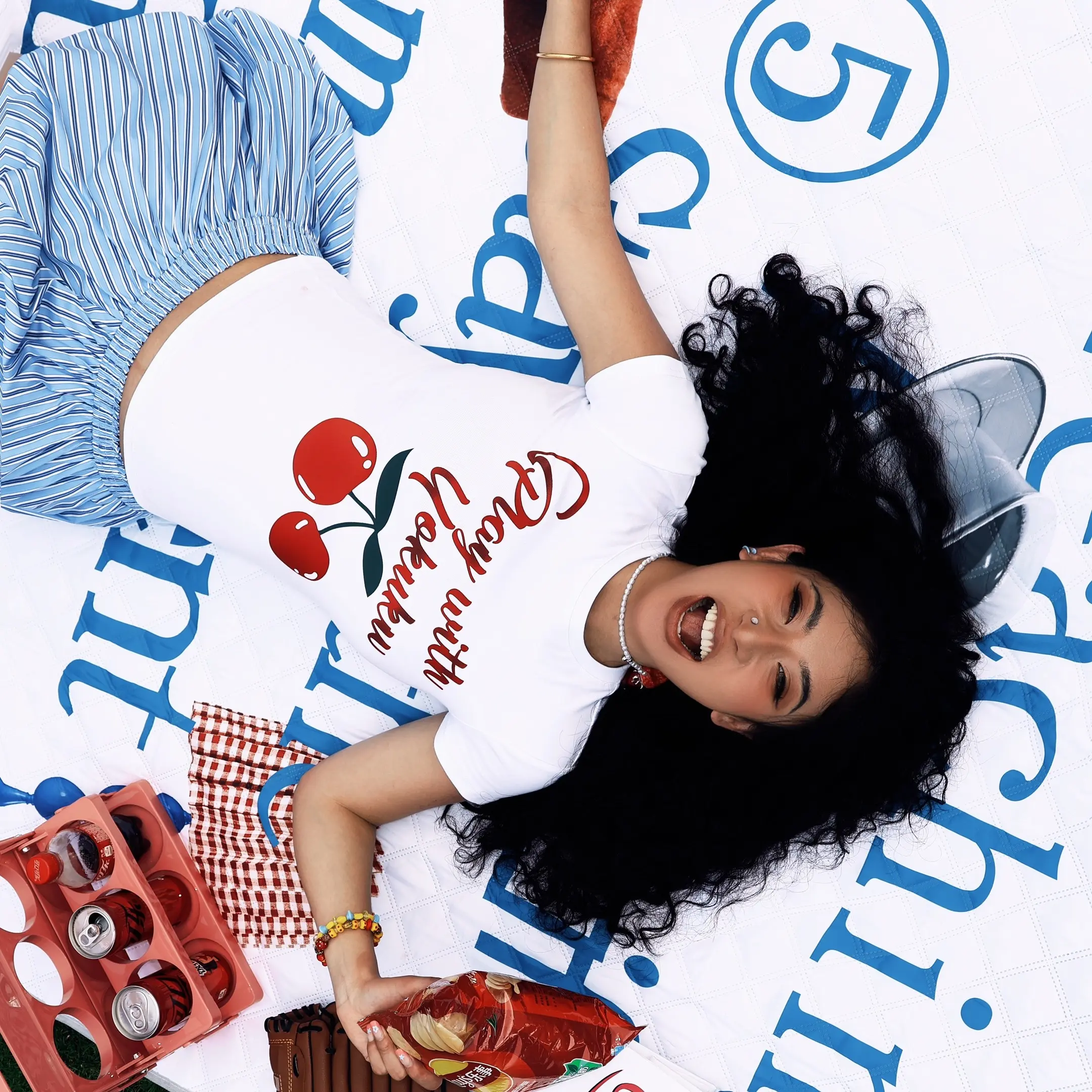 阳光就是最好的滤镜。野餐和哟酷酷适配度实在太高了，都是我势必自留的系列