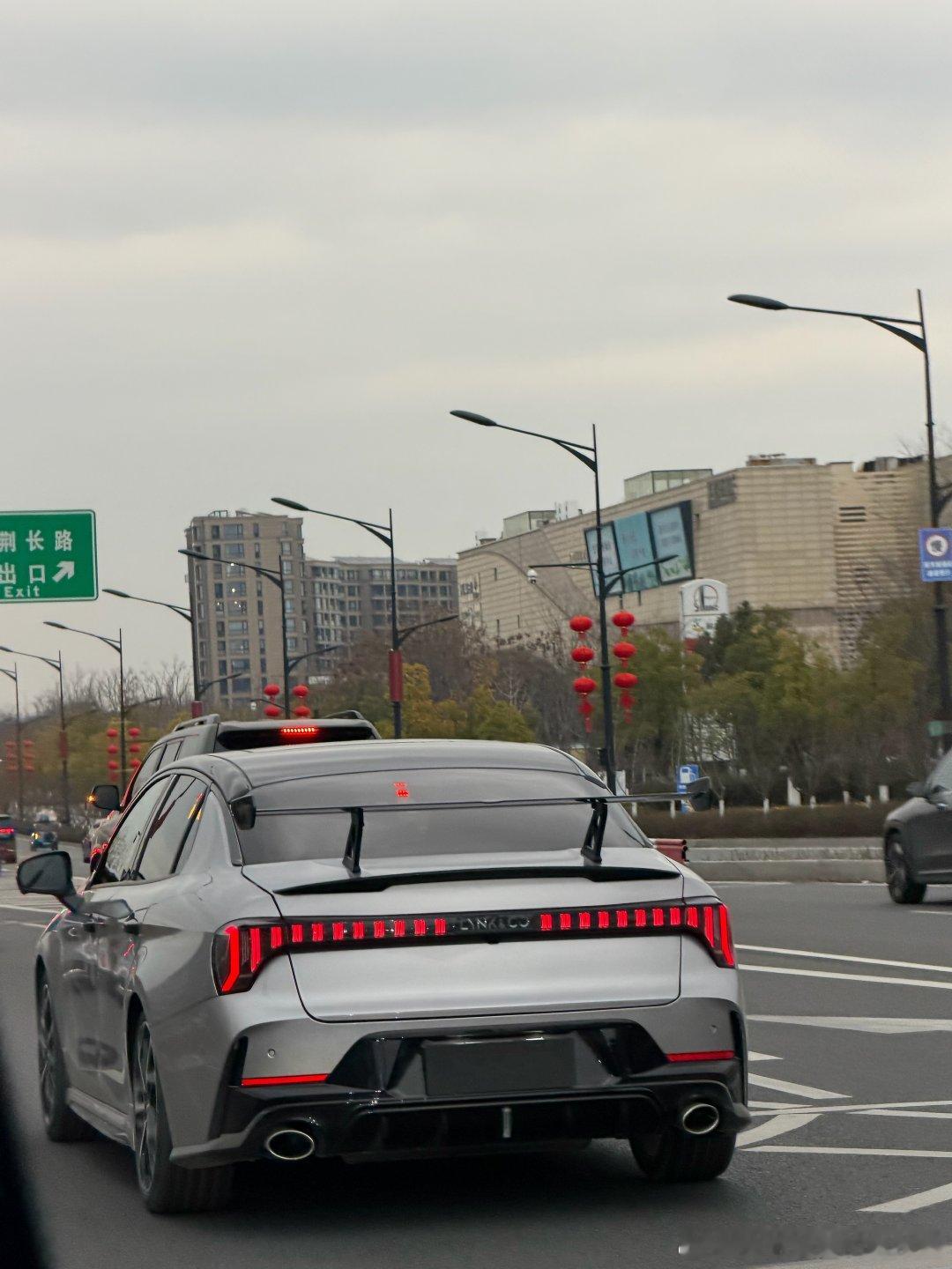 《飞驰人生3》联动的车圈新料！刚看完飞驰人生3，被里面领克z20的帅到，就看到微