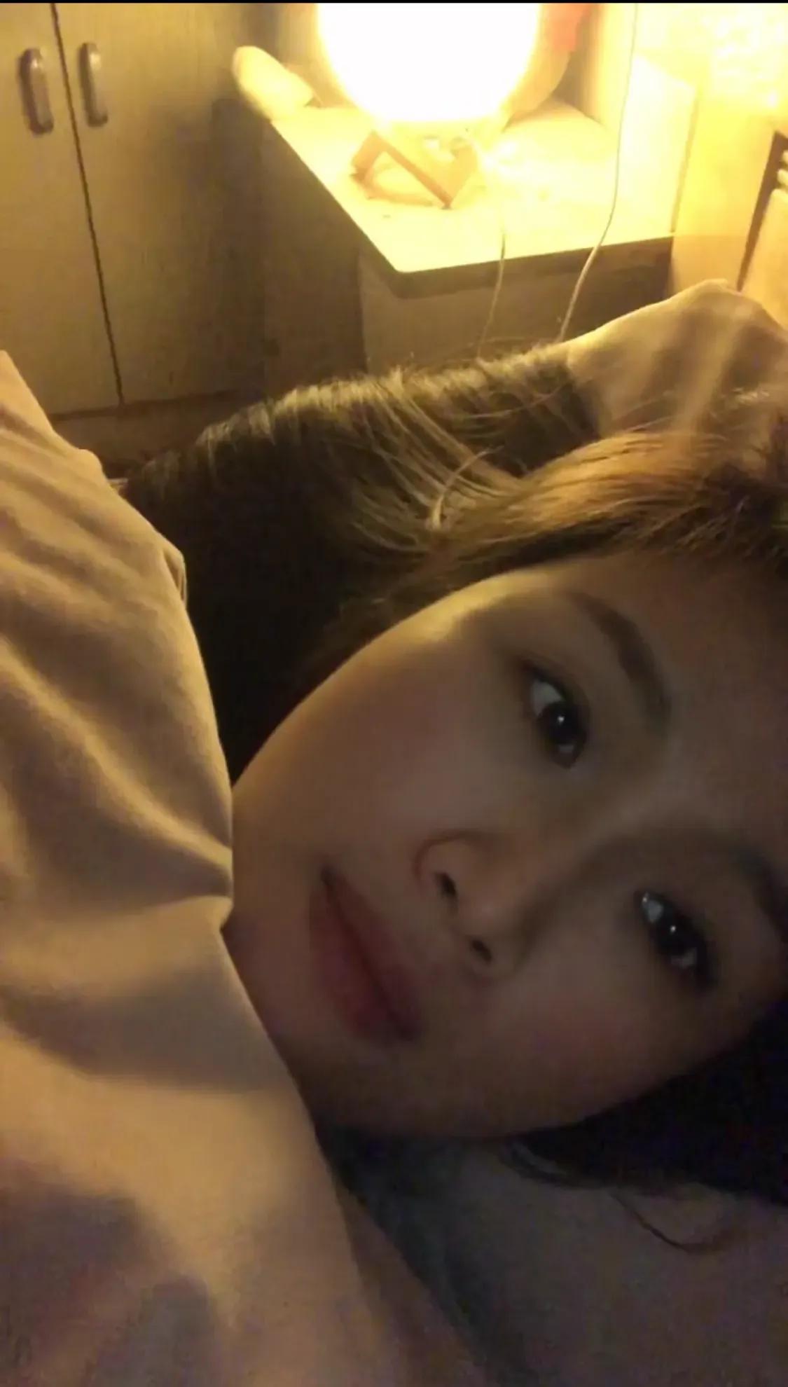不好意思，打扰大家了，最近遇到了很多很多糟心事，整晚整晚失眠。

我可能需要一点
