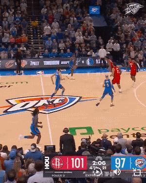 上半场没得分的卡森华莱士下半场回暖。关键时刻命中三分…nba ​​​