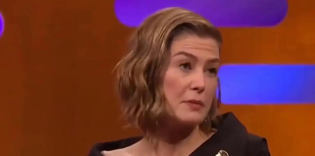 2026年1月31日上海，好莱坞影后裴淳华陪同英国首相访华，现场全程用流利中文聊