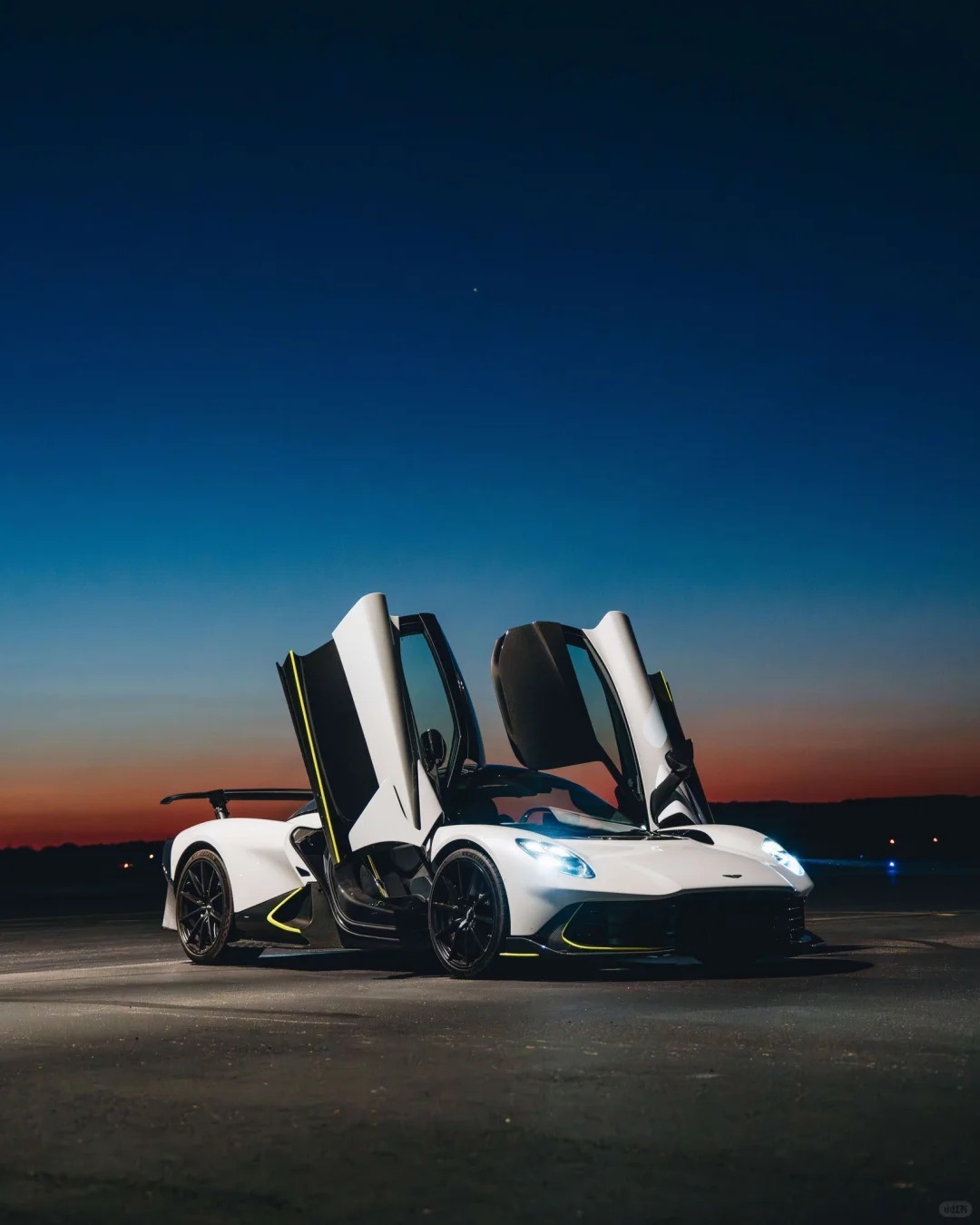 Aston Martin Valhalla，跟星空简直绝配绝美车片 ​​​