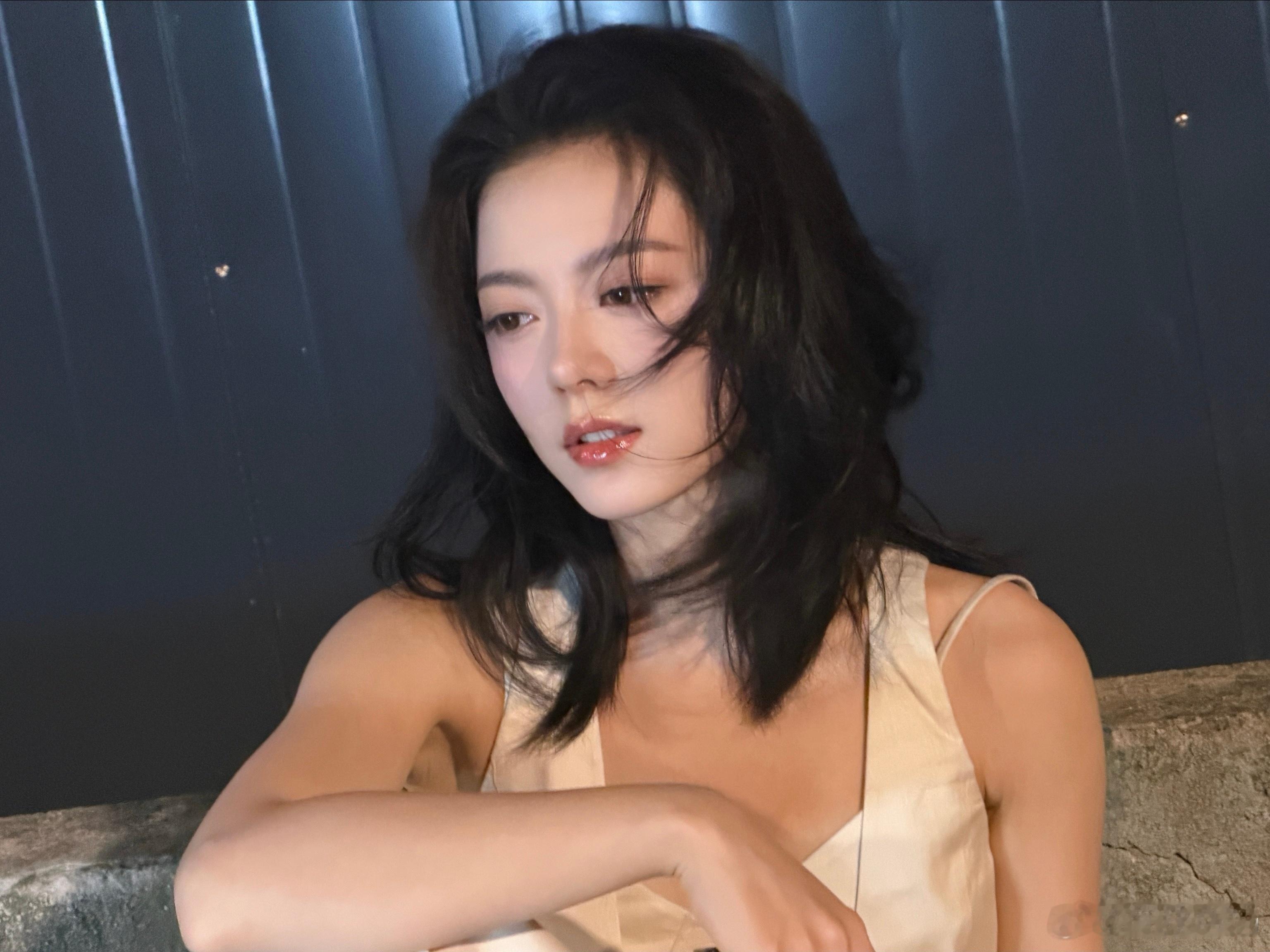 赵今麦[超话] zjm赵今麦法国娇兰护肤大使zjm 赵今麦miumiu品牌大使 