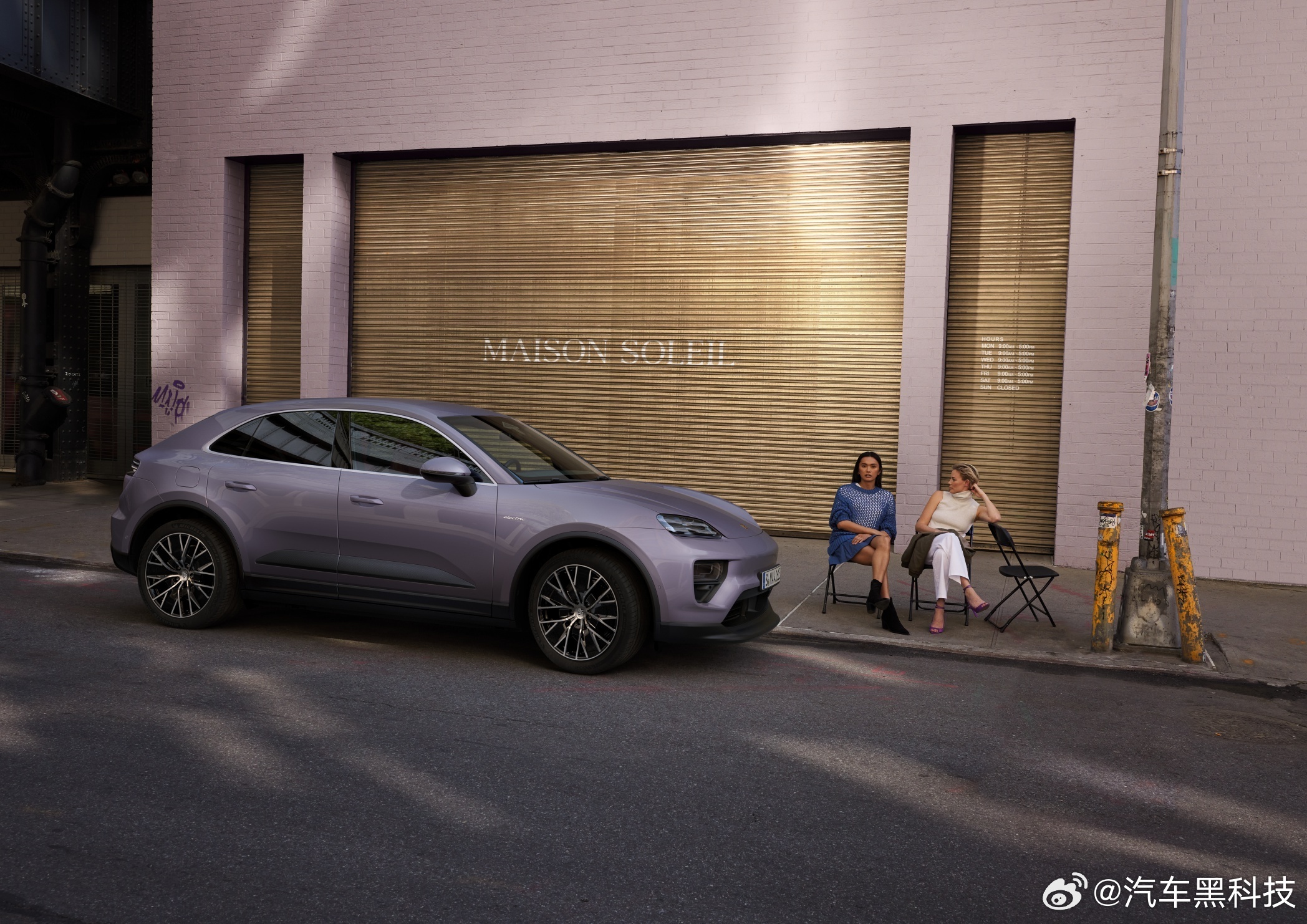 #年轻人的第一台保时捷# 全新纯电动 Macan 长续航版将于#2024成都车展