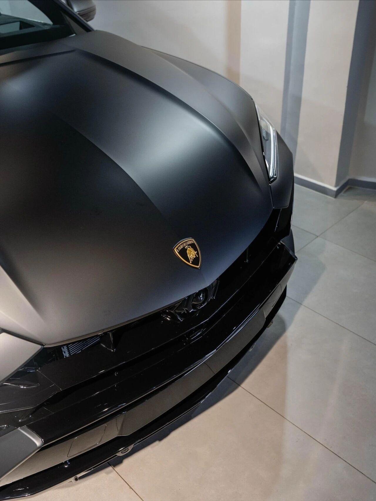 混动也能叫超跑？兰博基尼 Urus SE 打谁的脸？哑光黑战袍加身，兰博基尼首款