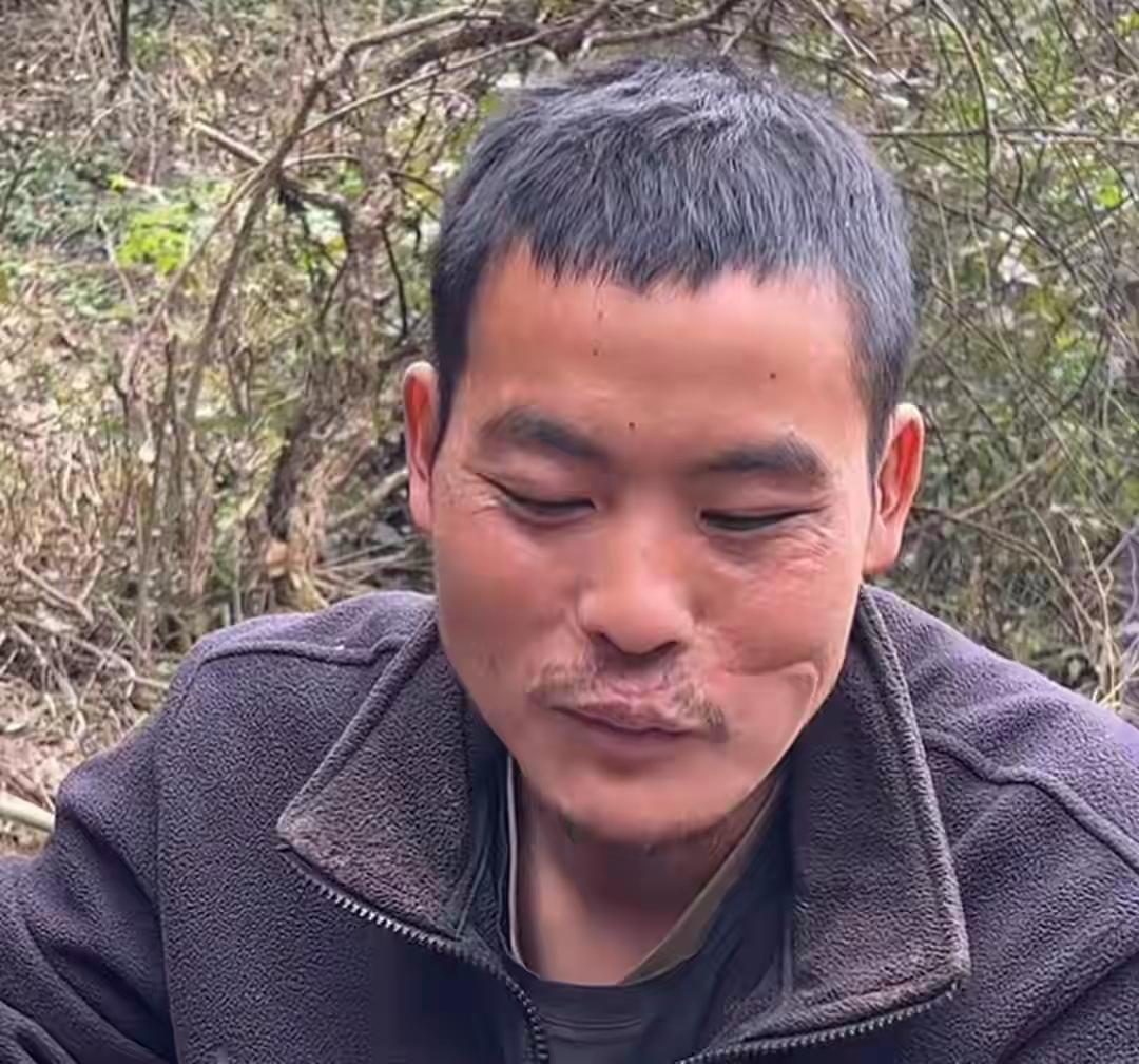 最近网络上的荒野求生真是火的一塌糊涂，十几个选手把节目组都给整投降了！而湖南张家